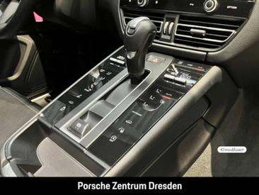 Porsche Macan Electrique S — photo 26