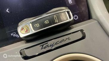 Porsche Taycan Turbo — photo 16