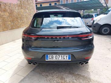Porsche Macan Electrique Base — photo 16
