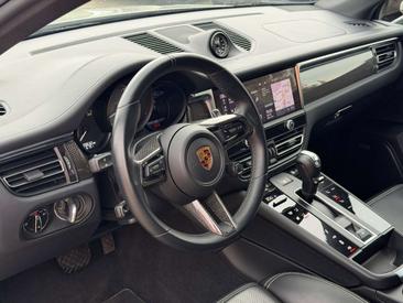 Porsche Macan Electrique S — photo 10