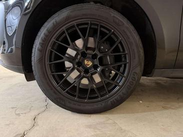 Porsche Macan Electrique Turbo — photo 4