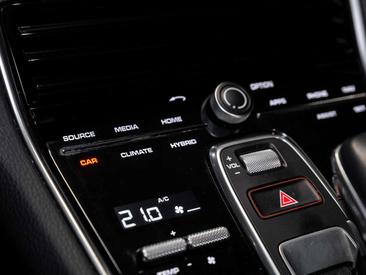Porsche Panamera II E-Hybrid — photo 35