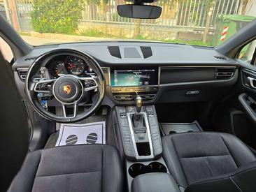Porsche Macan Electrique Base — photo 22