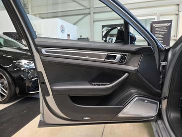 Porsche Panamera II GTS — photo 13