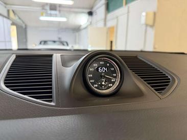 Porsche Macan Electrique Turbo — photo 13