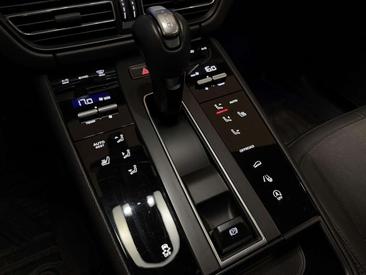 Porsche Macan Electrique Turbo — photo 15