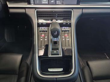 Porsche Panamera II GTS — photo 22