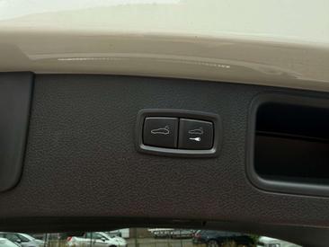 Porsche Macan Electrique S — photo 22