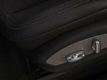 Porsche Macan Electrique Base — photo 10