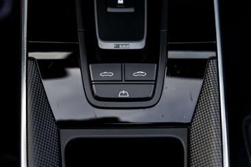 Porsche 992 I Carrera 4S — photo 37
