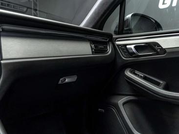 Porsche Macan Electrique Turbo — photo 11
