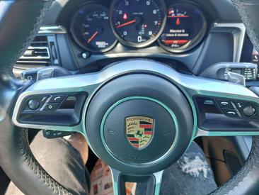 Porsche Macan Electrique Base — photo 38