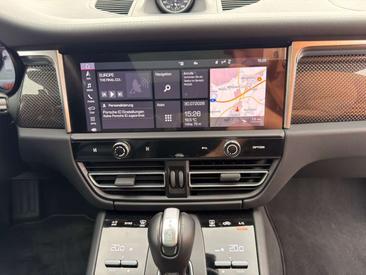 Porsche Macan Electrique S — photo 32