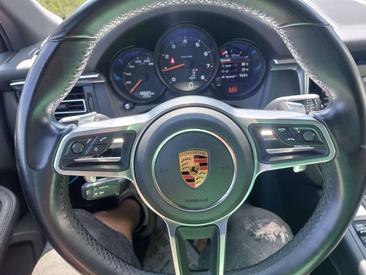 Porsche Macan Electrique Base — photo 41