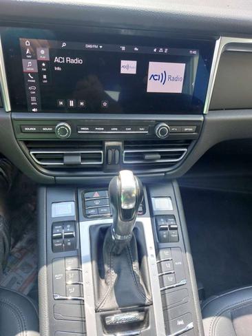 Porsche Macan Electrique Base — photo 44