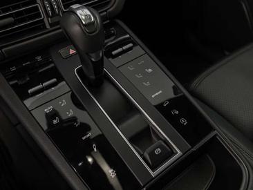 Porsche Macan Electrique Base — photo 8