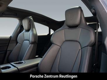 Porsche Taycan Black Edition — photo 5