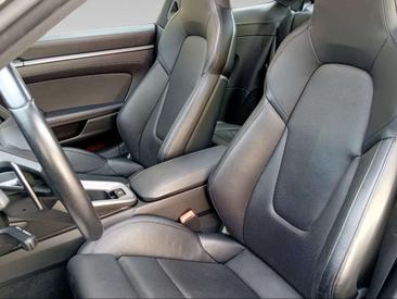 Porsche 992 I Carrera 4S — photo 6