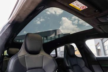 Porsche Taycan Turbo S — photo 18