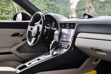 Porsche 991 I GTS — photo 11