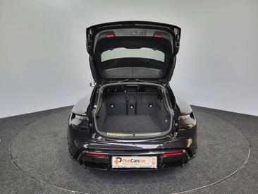 Porsche Taycan Turbo — photo 9