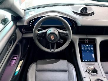 Porsche Taycan — photo 6