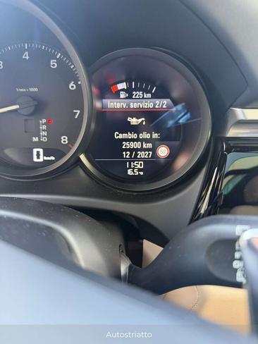 Porsche Macan Electrique Base — photo 13