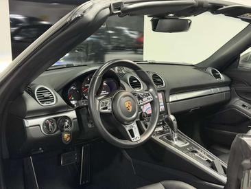 Porsche 718 Boxster GTS — photo 13