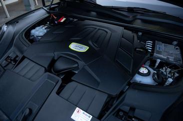 Porsche Cayenne III E-Hybrid — photo 7