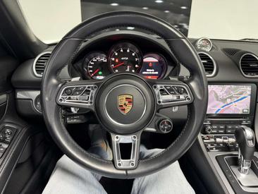 Porsche 718 Boxster GTS — photo 17