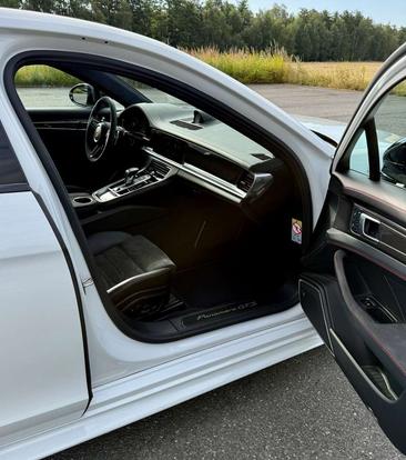 Porsche Panamera II GTS — photo 4
