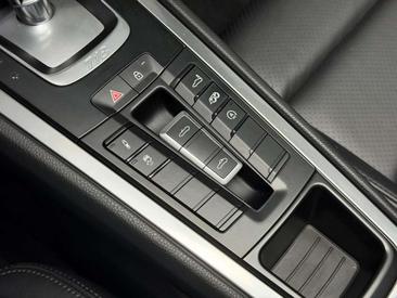 Porsche 718 Boxster GTS — photo 26