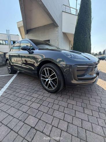 Porsche Macan Electrique Base — photo 28