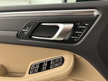 Porsche Macan Electrique Base — photo 8