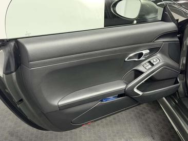 Porsche 718 Boxster GTS — photo 31