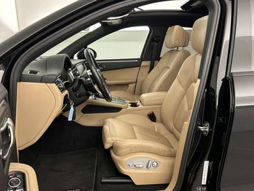 Porsche Macan Electrique Base — photo 10