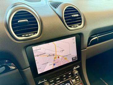 Porsche 718 Cayman — photo 16
