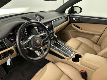 Porsche Macan Electrique Base — photo 11