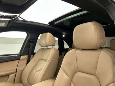 Porsche Macan Electrique Base — photo 14