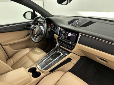 Porsche Macan Electrique Base — photo 17