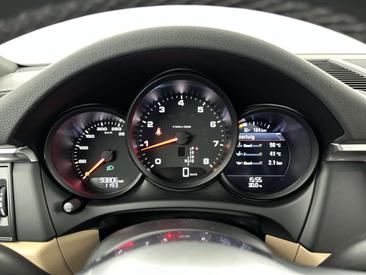 Porsche Macan Electrique Base — photo 21