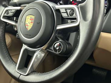 Porsche Macan Electrique Base — photo 22