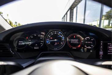 Porsche 992 II Carrera 4S — photo 40