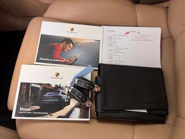 Porsche Macan Electrique Base — photo 28