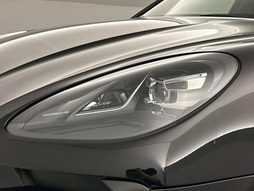 Porsche Macan Electrique Base — photo 34