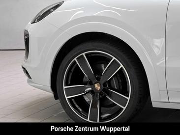 Porsche Cayenne III — photo 8
