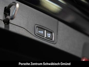 Porsche Taycan Black Edition — photo 18