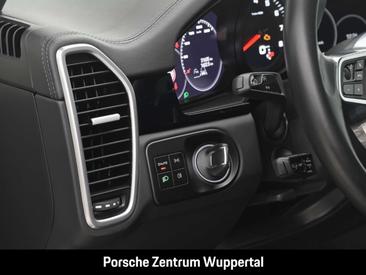 Porsche Cayenne III — photo 12