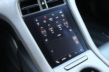 Porsche Taycan — photo 9