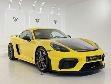 Porsche 718 Cayman GT4 — photo 2